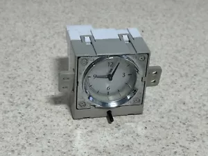 2007-2009 Dodge Chrysler300 ASPEN SEBRING DASH ANALOG CLOCK DIAL OEM - Picture 1 of 4
