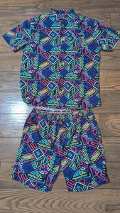 Camisa abotonada de algodón con estampado integral de los 90 masiva L y shorts grandes 2 piezas - Imagen 1 de 10