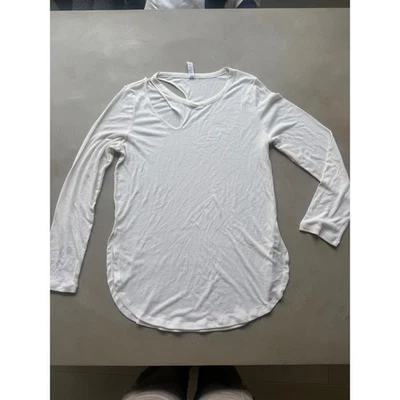 Top deportivo Alo Yoga blanco acanalado recorte manga larga Foto 1 de 4