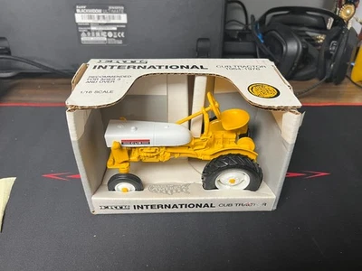 ERTL International Cub 1964-1976 Diecast Tractor 1:16 Scale New In Box A17 - Image 1 of 4