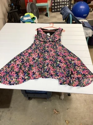 Vestido Nikibiki Estampado Floral Sin Mangas Talla M Foto 1 de 4