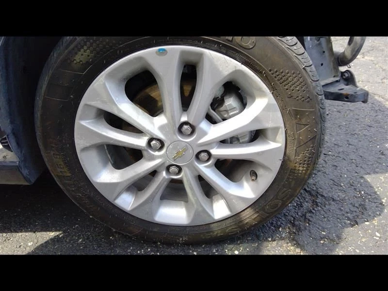 Llanta de neumático Chevrolet Spark 2019-2022 OEM 185/55R15/42496076 Foto 1 de 4