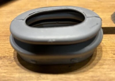 Vedação de junta de rack superior Frigidaire modelo FPHD2481KF1 levemente usada - Imagem 1 de 3