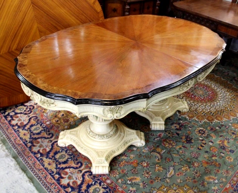 Italian Painted Antique White Dining Table with 2 Leaves Cover