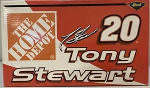 REVELL COLLECTION CLUB #20 TONY STEWART HOME DEPOT 2000 PONTIAC GRAND PRIX! 1/24 - Picture 1 of 5