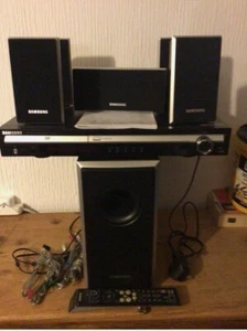 Samsung HT-Q20 DVD Home Cinema System + Sub & 5 Speakers Black 3 Ohm 5.1 Chanel - Picture 1 of 2