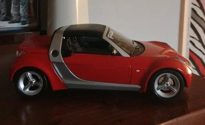 Modellino  Smart Roadster Bburago Made In Italy - Scala 1/18 - 2002 - 20 Cm - Immagine 1 di 4
