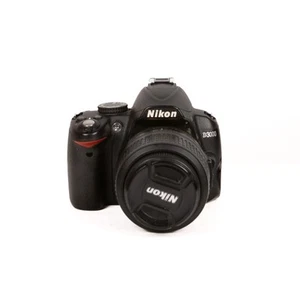 Nikon D3000 + AF-S DX NIKKOR ED 18-55mm 1:3.5-5.6 AUSLÖSUNGEN 22697 - Bild 1 von 5