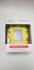 Hallmark Ornamente FREUNDE TÜRRAHMEN Weihnachtsschmuck 2022 NEU gelb rot Box - Bild 1 von 12