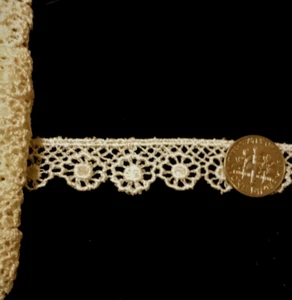 Venice Lace Trim Guipure Lace Trim Edging Rayon Scalloped 1/2" Beige 10 yds E47 - Picture 1 of 1
