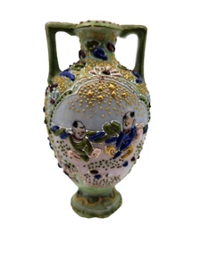 Nippon Moriage Perlen Vase Satsuma Stil mit bemalten Figuren 4,5" Fuß - Bild 1 von 15