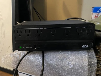 Рабочий резервный аккумулятор APC 600 ВА 7 розеток резервный аккумулятор и защита от перенапряжений - Изображение 1 из 4