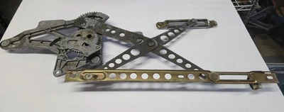 1984 Mercedes Benz 300TD W123 Right Front Door Window Electric Regulator Barn#51 - Image 1 of 4