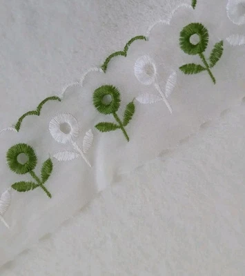 Borde de encaje con ojales de organza transparente 2 pulgadas de ancho margaritas verdes retro años 60 de colección Foto 1 de 4