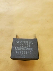 Industrial Int. 49400047 Condensatore, 15 L 773, 1,2 MFD, 250 VAC - Foto 1 di 3