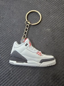AIR JORDAN 3 WHITE CEMENT KEYCHAIN / 88 / MICHAEL JORDAN / CHICAGO BULLS - Picture 1 of 1