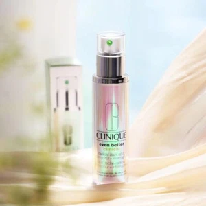 Clinique Even Better Clinical Radical Corrector de Manchas Oscuras Interruptor 1.7oz/50ml - Imagen 1 de 3