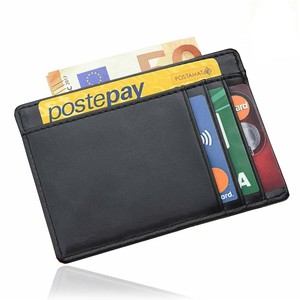 Portafoglio per carte di credito con porta carte di credito in pelle per  uomo
