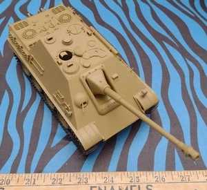 Tamiya Jagdpanzer V Jagdpanther Tank 1/35 1969 Release MT124 Built Plastic As Is - Imagen 1 de 12