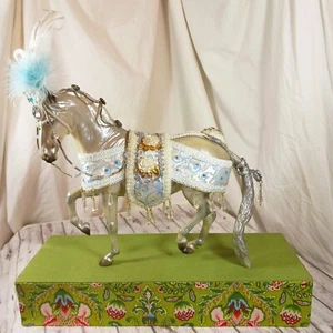 Breyer Reeves Celestine Silver Horse weiß/blau Happy Holidays 2018 781154-05-18 - Bild 1 von 15