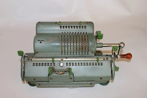 Schubert - mechanische Rechenmaschine - Bild 1 von 4
