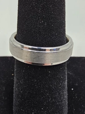 Banda de anillo Triton de carburo de tungsteno TC 850 tamaño 7,25 Foto 1 de 2