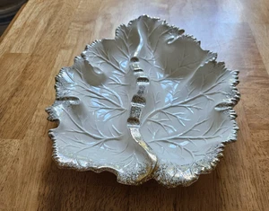 Vintage 1950's California Pottery #650 White with Gold Highlights Leaf Ashtray - Picture 1 of 12