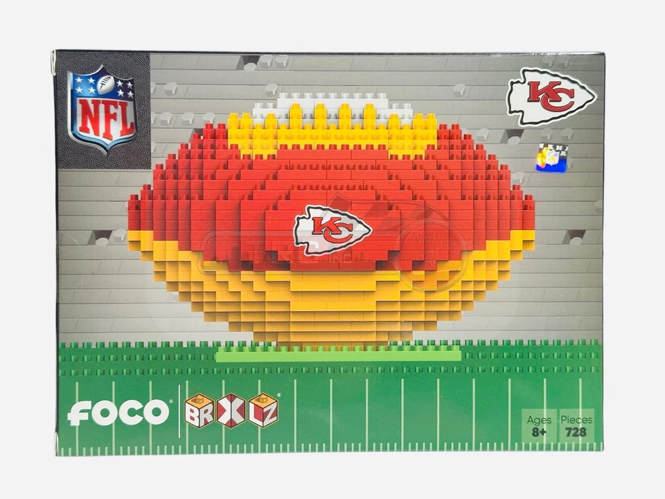 FOREVER COLLECTIBLES Kansas City Chiefs NFL BRXLZ Football 3-D Construction Block Set