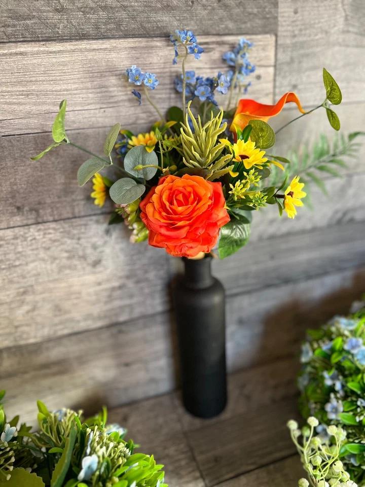 Ramo de flores realista, no me olvides, girasol, rosa, arreglo de eucalipto Foto 1 de 4