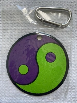 Disco de poner Scotty Cameron Gallery Yin & Yang púrpura lima con mosquetón disco Foto 1 de 2