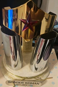 DC Justice League Trophy Room Wonder Woman Tiara Bracelets & Lasso Prop Replica - Picture 1 of 20