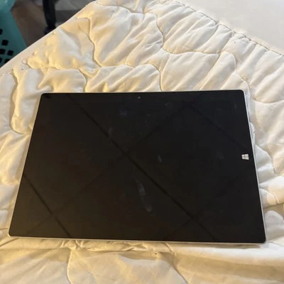 Microsoft Surface 3 (10.8-in) 1657 Wifi+LTE Intel Atom 64GB SSD/2GB Win10 Pro - Image 1 of 3