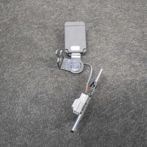 Hebilla de cinturón de seguridad trasero izquierdo Tesla Model 3 1085939-01-E 2018 - Imagen 1 de 6