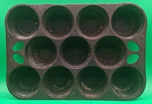 Vintage Wagner Ware Griswold 11 cup cast iron muffin/ popover baking pan USA - Picture 1 of 10