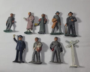 Antique Lead Figures Train Layout Towns People Policeman Paper Boy Businessmen - Bild 1 von 12