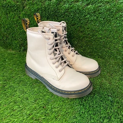 Dr Martens 25634 Juvenil Talla 1 Bronceado Bota de Combate 8 Ojos Cómoda Informal Zapato Clásico Foto 1 de 4