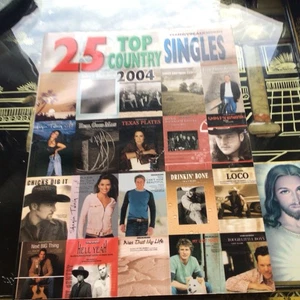 25 Top Country Singles 2004 (Alfred Publishing. (2004)) New - Foto 1 di 12