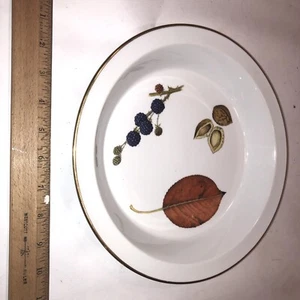 Royal Worcester "wild harvest" 1963 round 10 5/8” Dish England - Picture 1 of 4