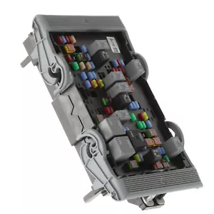 OEM NEW 2010-2014 Sierra Silverado Fuse Relay Junction Block Assembly 22798214 - Picture 1 of 5