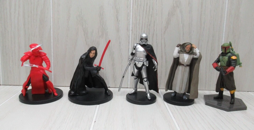 Figuras Star Wars en bases guardia roja Kylo Ren Boba Fett Luke Skywalker + lote Foto 1 de 4