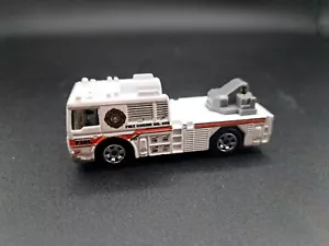 2005 Hot Wheels Matchbox Mb098 Fire Engine 2006  Mattel diecast 1:64 scale truck - Picture 1 of 7