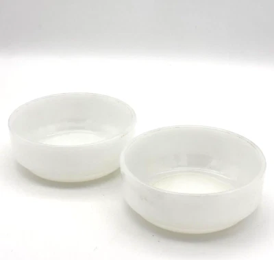 Conjunto de prato vintage de vidro leitoso empilhável tigela rasa, 2 branco opaco redondo #25/34 - Imagem 1 de 4