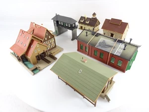 Escala N 1:160 Casas Lote 6 Edificios con Molino de Agua y Cobertizo de Locomotoras - Imagen 1 de 5