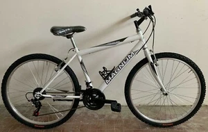 BICICLETTA MAGNUM MOUNTAIN BIKE mis 26" col BIANCO cambio 18 v - Foto 1 di 1