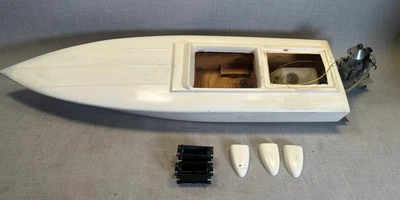 31" Fiberglass RC Boat w/ K&B 3.5cc Outboard Engine - 30 inch - Image 1 of 4