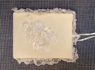 Libro cubierto de encaje de tela para invitados de boda de colección de los años 80 - Diseño original único en su clase Foto 1 de 4
