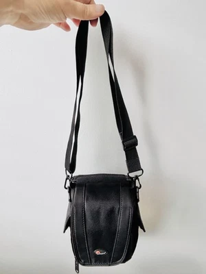 LOWEPRO Edit 100 Small Black Camera Bag with Strap As New Condition - image 1 of 4