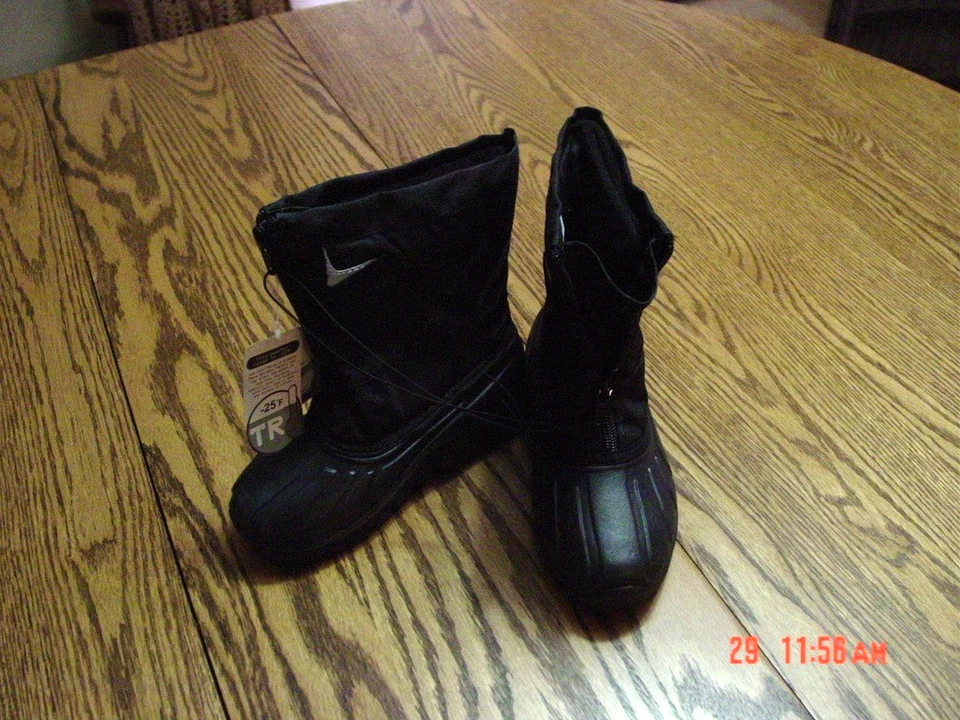 Botas de invierno para niños pequeños de Ozark Trail ¡Lee las medidas! Foto 1 de 4