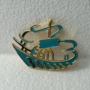 Crown Trifari Enameled Oriental "Junk" Figural Boat Brooch Pin VTG blue Gold - Picture 1 of 11