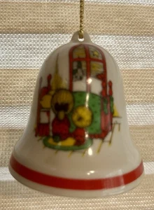 Vintage 1966 Joan Walsh Anglund Bell Ornament Children Praying "Peace On Earth" - Picture 1 of 7